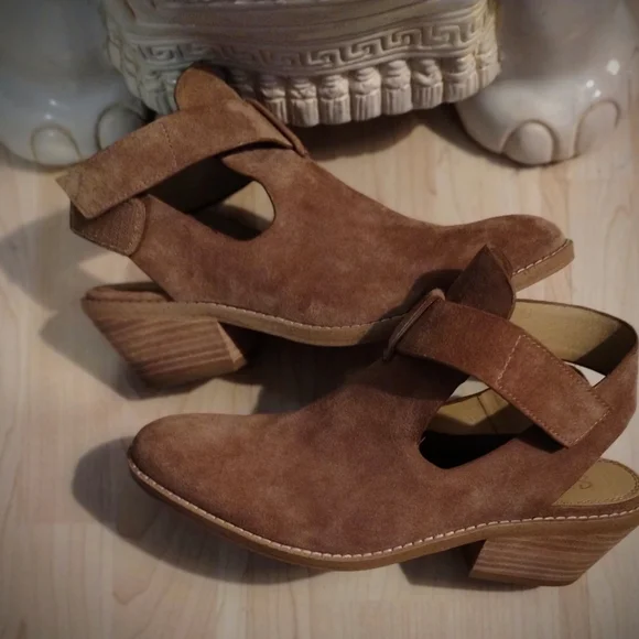 Splendid Suede Ankle Wrap Almond Toe Hook Loop Booties - Picture 5 of 8